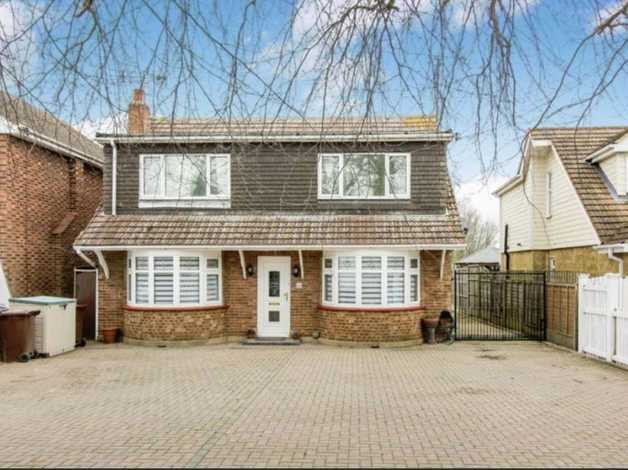 Detached 4 5 Bedroom House With Annex Ideal For