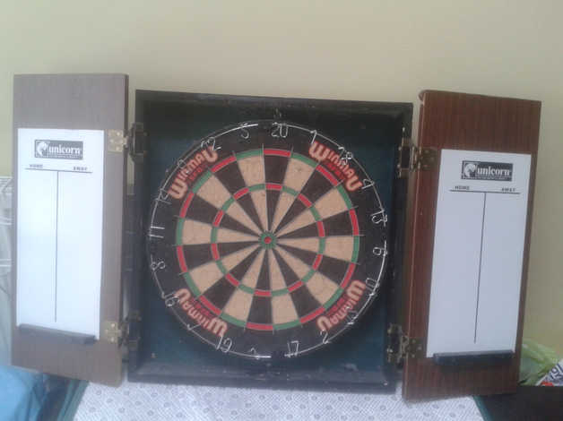 Winmau Sfb Dartboard With Cabinet Dart Board Chalkboard Wall