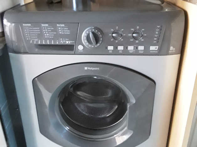 hotpoint 8kg he8l493