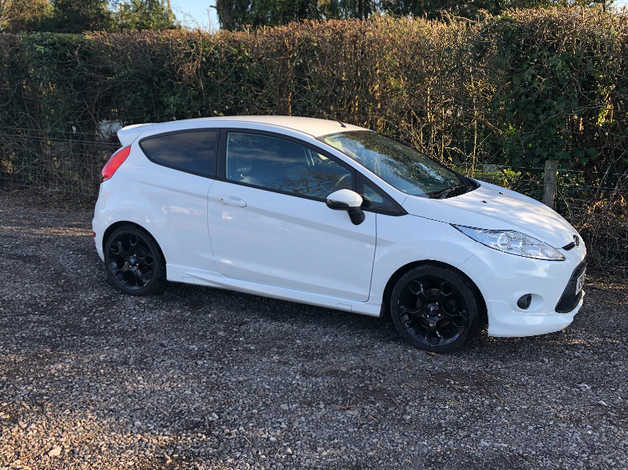 Ford Fiesta, 2011 (11) White Hatchback, Manual Petrol, 49,000 Miles ...