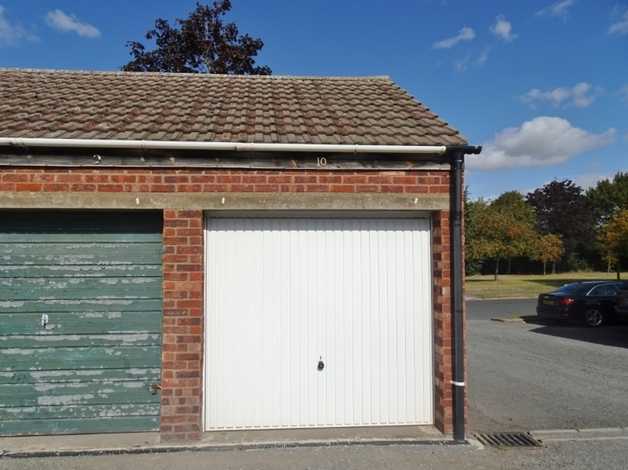 Secure Dry Single Garage With Loft Space Off Hyperion Avenue