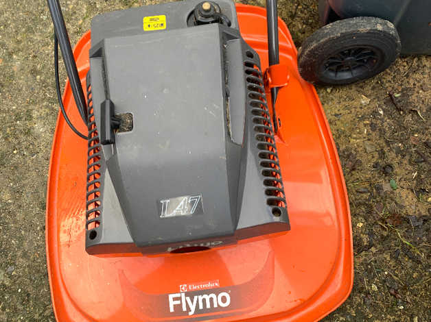 Flymo petrol online lawnmower